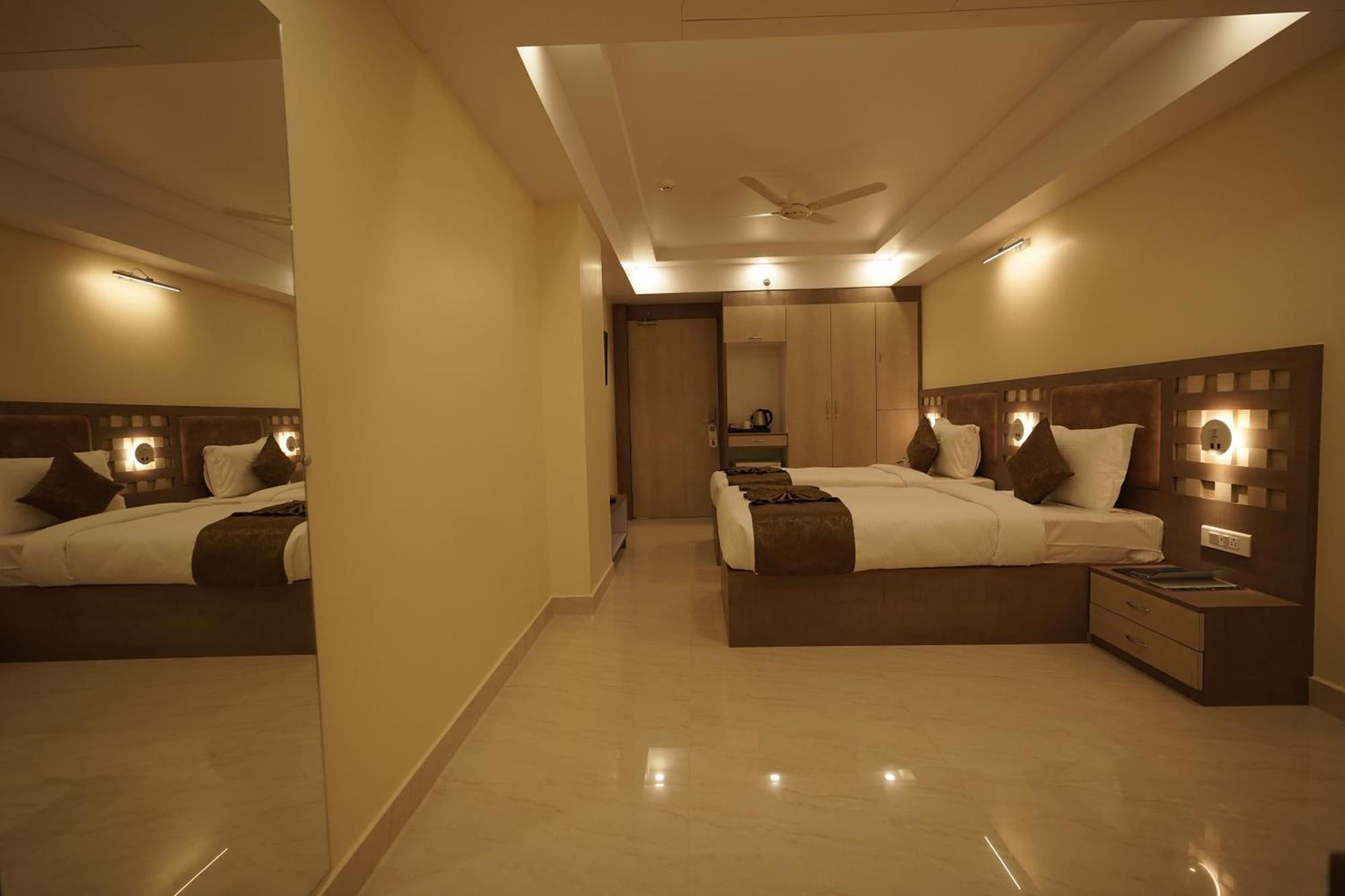 Hotel Bigwig Jabalpur Exterior foto